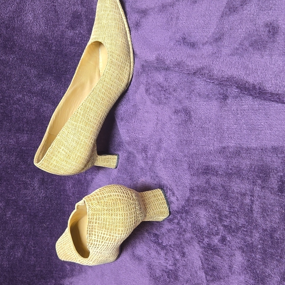 STUART WEITZMAN  Square Toe Leather Pumps
